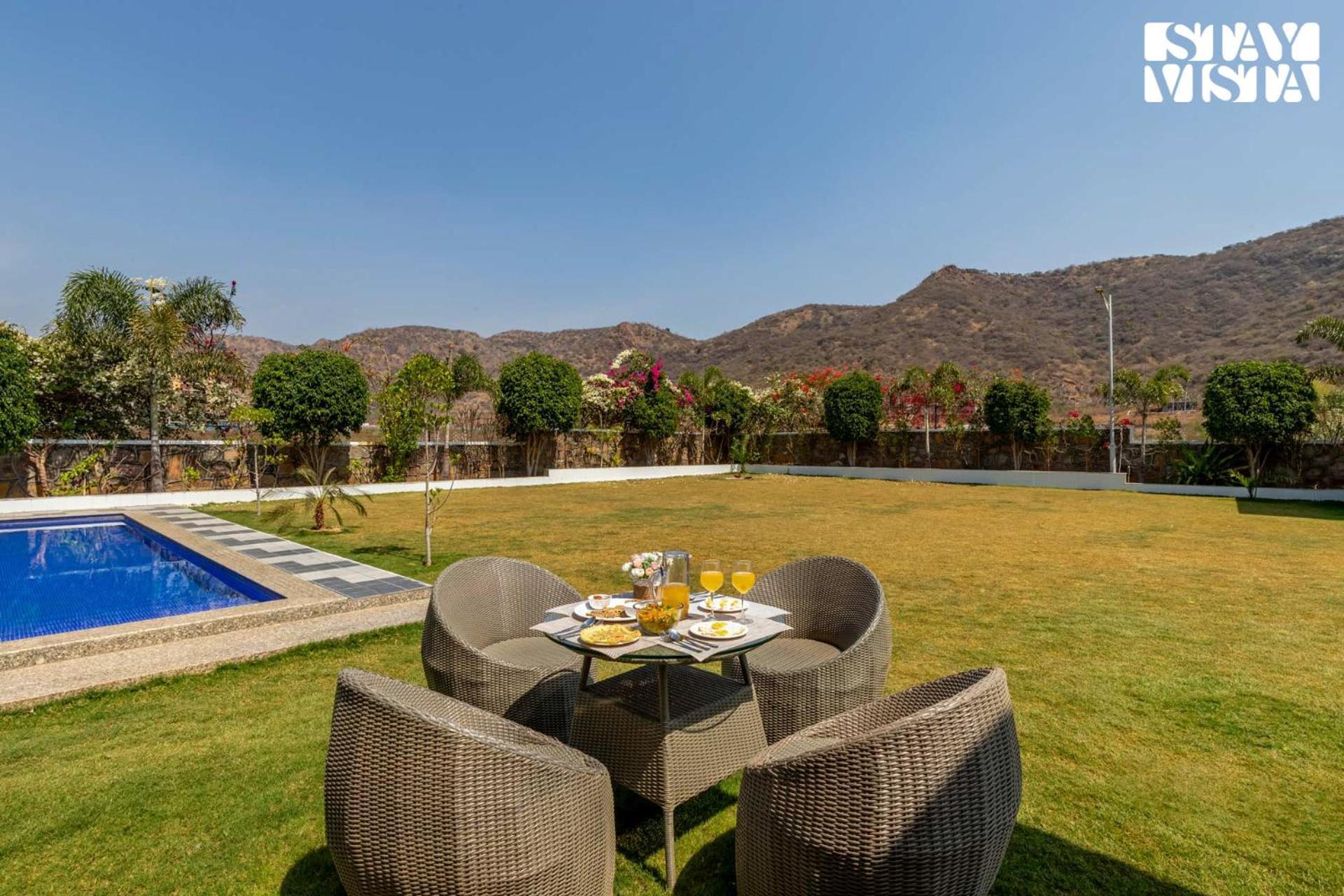 אודייפור Stayvista'S Bella Dream - Mountain-View With Outdoor Pool, Lawn Featuring A Gazebo & Indoor Games מראה חיצוני תמונה
